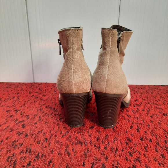 White Mountain Tom Tan Suede Leather Heel Ankle Booties Women's size 10M - Picture 3 of 12